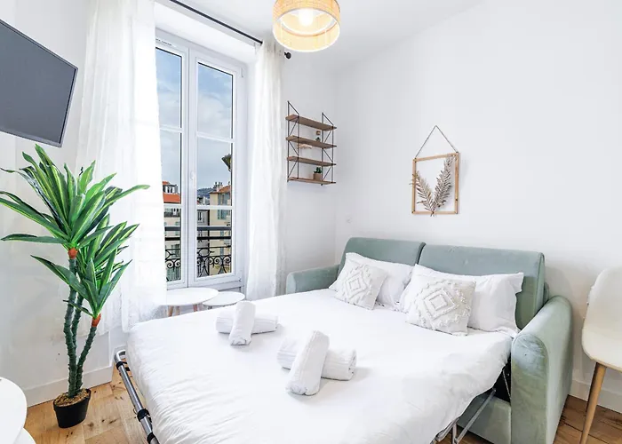 Charming Center 402 Apartamento Nice