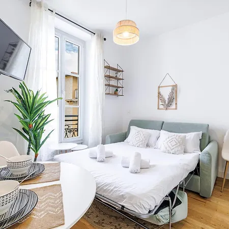 Charming Center 402 Apartment *